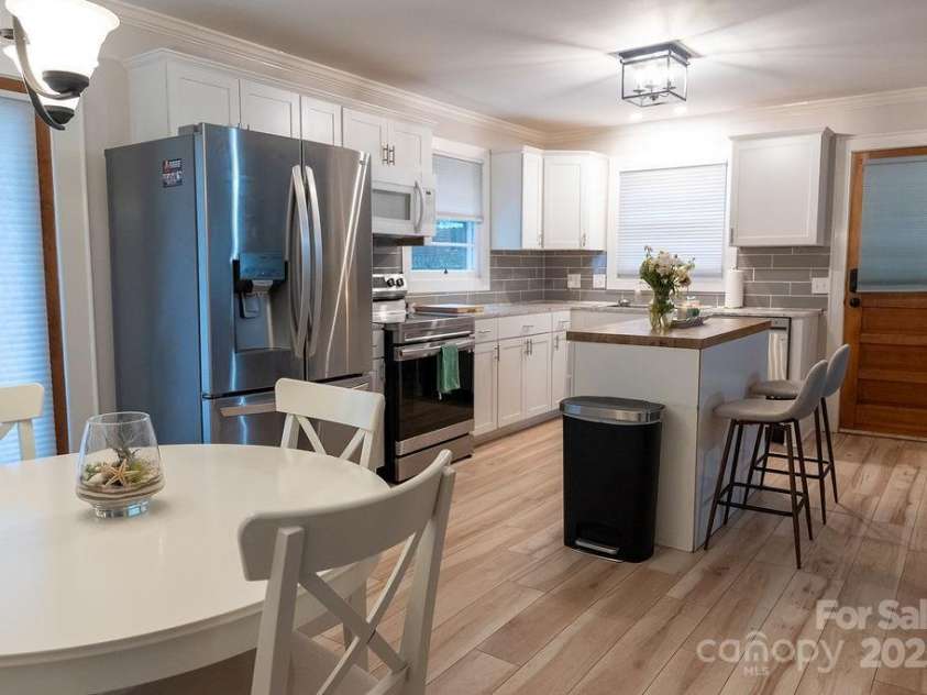 1700 Oakwood Avenue, Kannapolis, NC 28081.  MLS# CAR4284872, YatesRealty ID 58. 