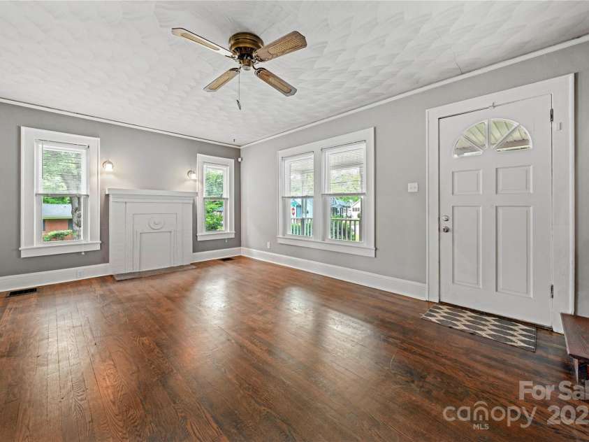 725 Graham Street, Shelby, NC 28150.  MLS# CAR4263455, YatesRealty ID 58. Living Room