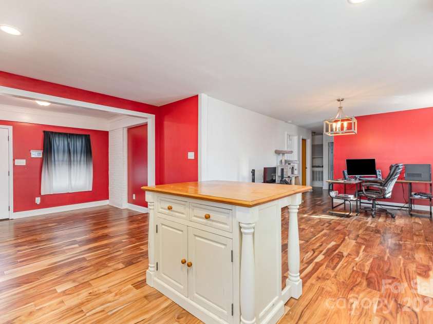 41 Fleetwood Drive, Concord, NC 28027.  MLS# CAR4318616, YatesRealty ID 580. 