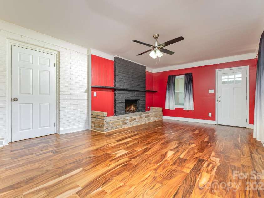 41 Fleetwood Drive, Concord, NC 28027.  MLS# CAR4318616, YatesRealty ID 580. Living Room
