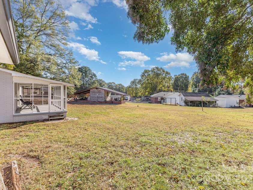 41 Fleetwood Drive, Concord, NC 28027.  MLS# CAR4318616, YatesRealty ID 580. Side Rear Righ