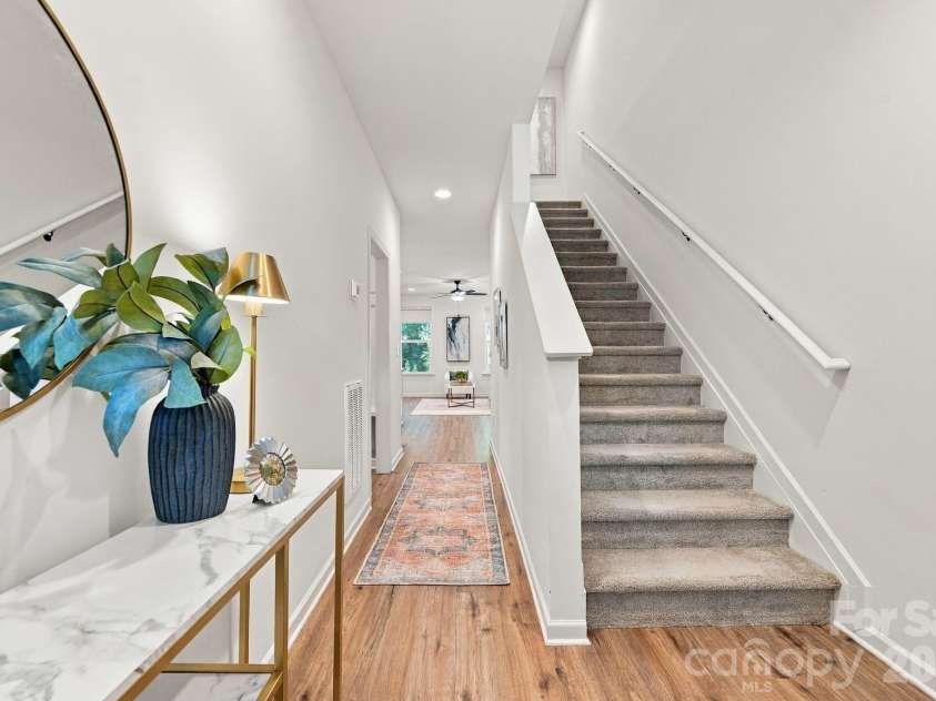 4715 Crestmont Drive, Charlotte, NC 28205.  MLS# CAR4436619, YatesRealty ID 58001. Foyer