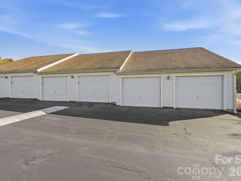 16752 Amberside Road, Cornelius, NC 28031.  MLS# CAR4435961, YatesRealty ID 58002. Garage #55