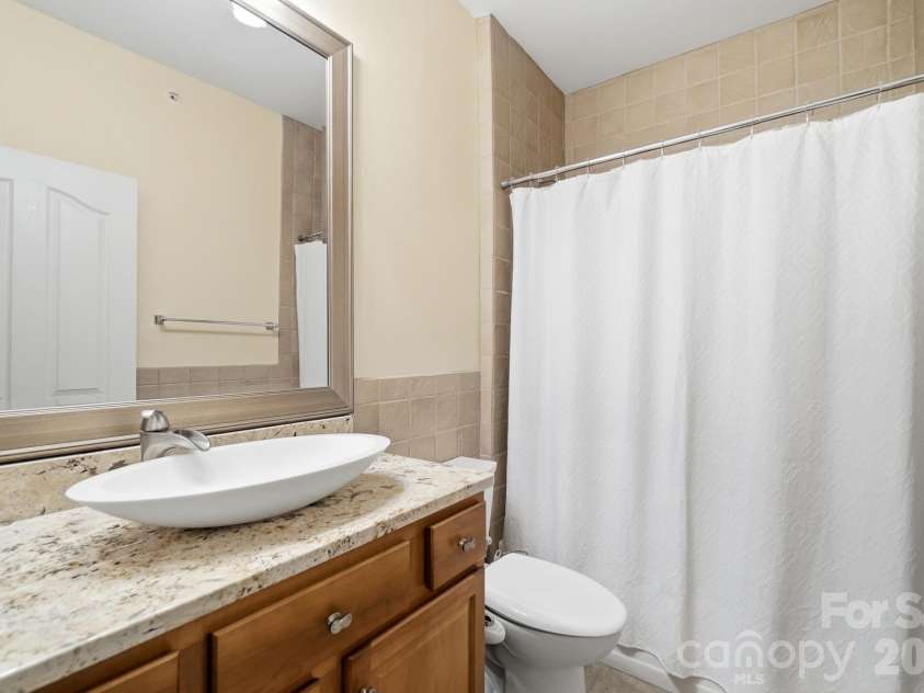 16752 Amberside Road, Cornelius, NC 28031.  MLS# CAR4435961, YatesRealty ID 58002. Main Bathroom