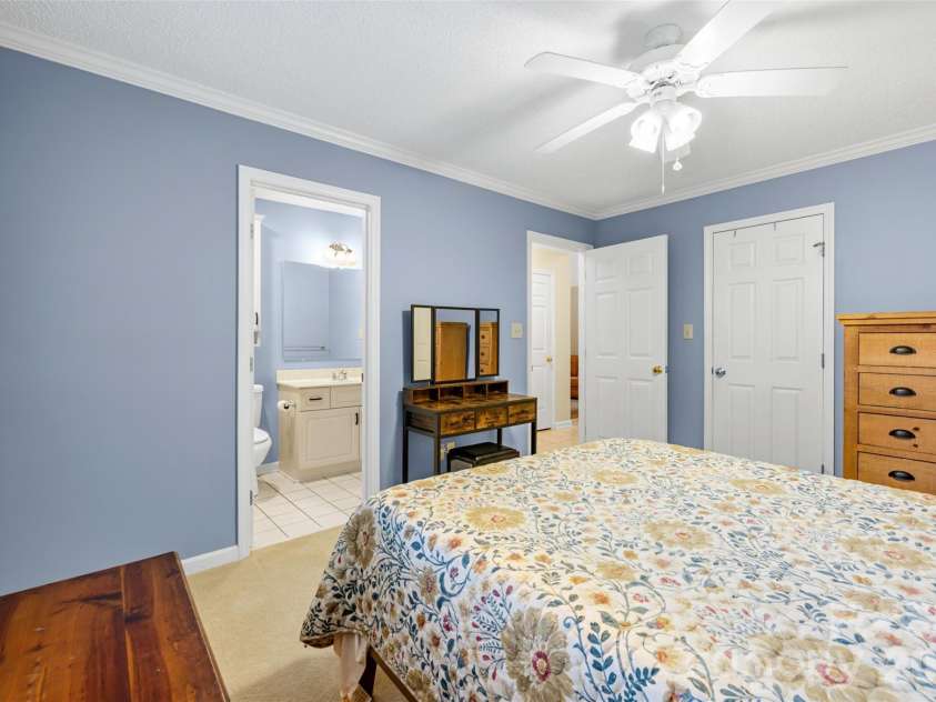 168 Columns Circle, Shelby, NC 28150.  MLS# CAR4436797, YatesRealty ID 58005. 