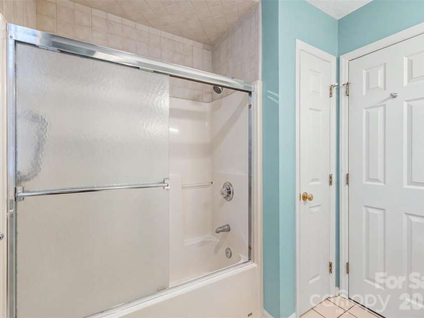 168 Columns Circle, Shelby, NC 28150.  MLS# CAR4436797, YatesRealty ID 58005. 