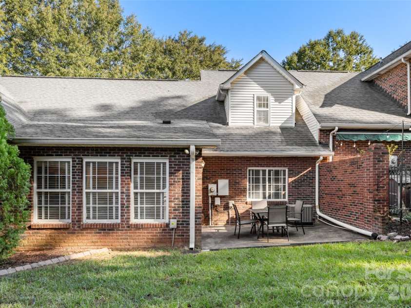 168 Columns Circle, Shelby, NC 28150.  MLS# CAR4436797, YatesRealty ID 58005. 