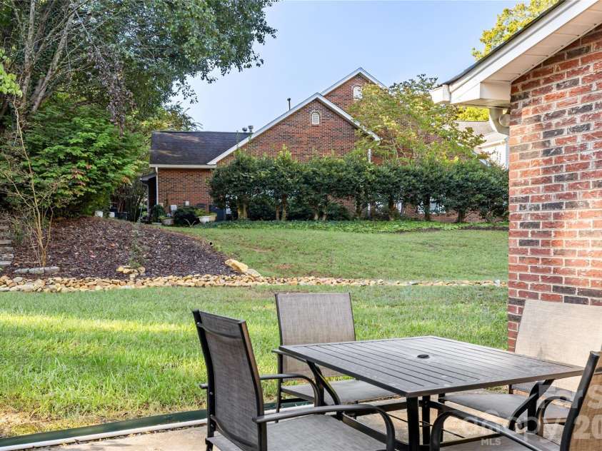 168 Columns Circle, Shelby, NC 28150.  MLS# CAR4436797, YatesRealty ID 58005. 