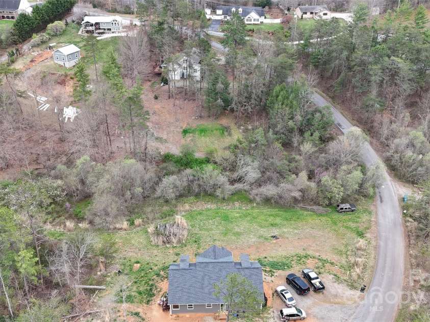 19 Higgins Road, Weaverville, NC 28787.  MLS# CAR4245935, YatesRealty ID 5801. 