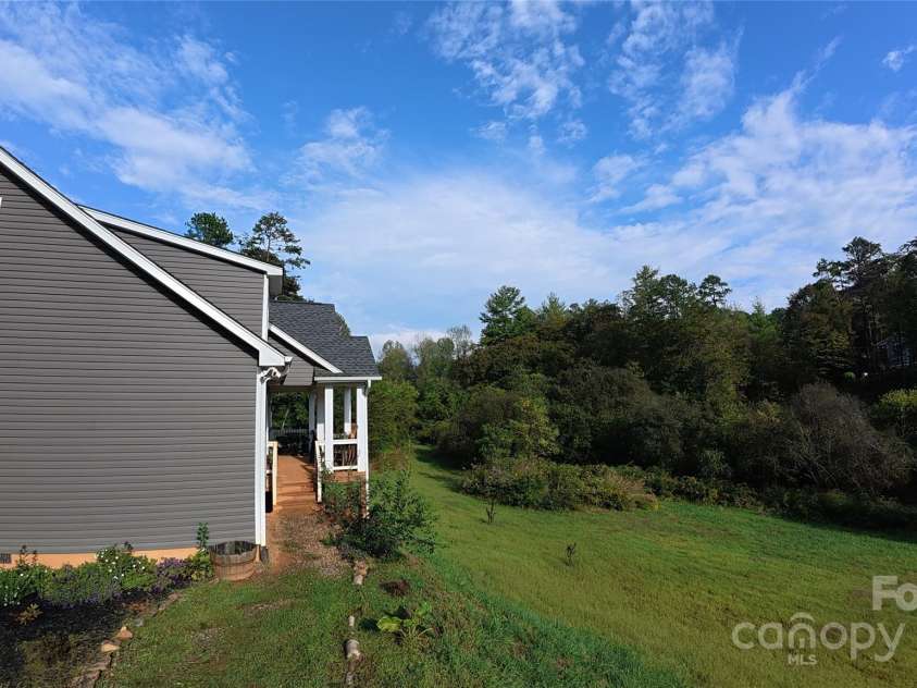 19 Higgins Road, Weaverville, NC 28787.  MLS# CAR4245935, YatesRealty ID 5801. 