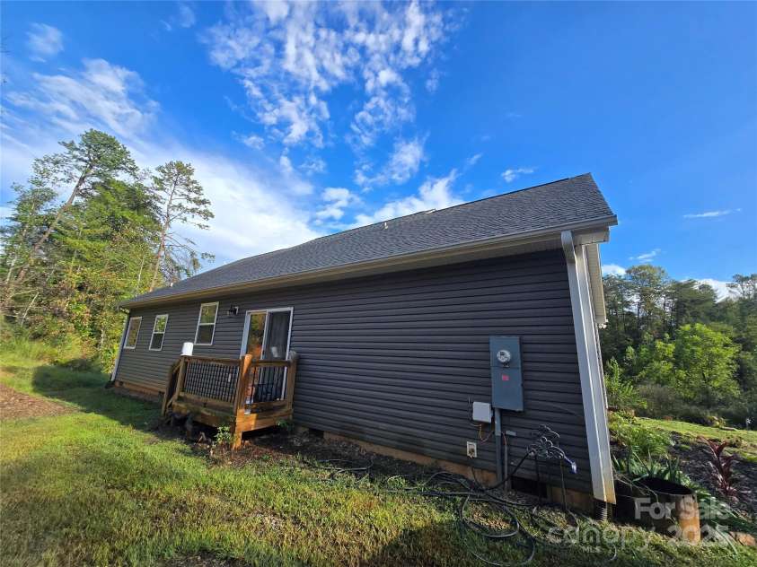 19 Higgins Road, Weaverville, NC 28787.  MLS# CAR4245935, YatesRealty ID 5801. 