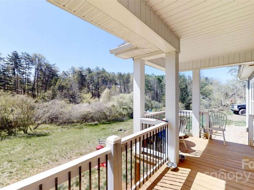 19 Higgins Road, Weaverville, NC 28787.  MLS# CAR4245935, YatesRealty ID 5801. 