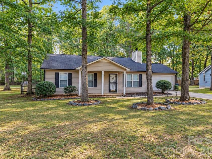 2204 Wheaton Way, Monroe, NC 28112.  MLS# CAR4435013, YatesRealty ID 58010. 