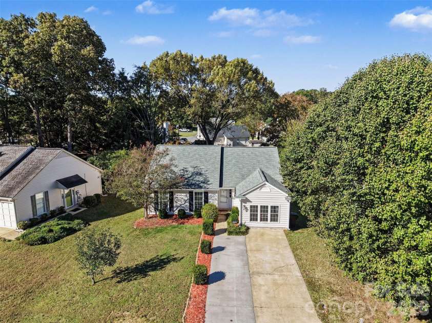 1507 Crestdale Road, Rock Hill, SC 29732.  MLS# CAR4436116, YatesRealty ID 58011. 