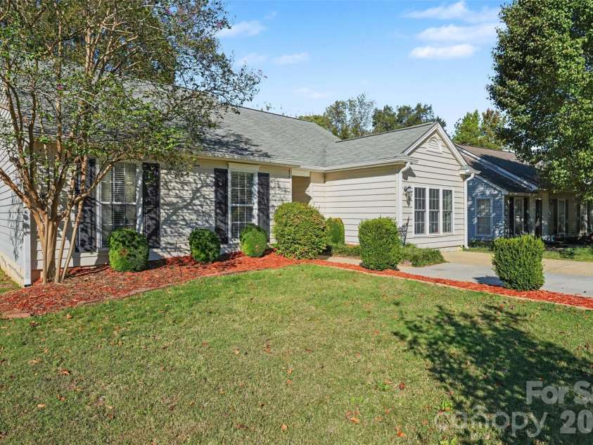 1507 Crestdale Road, Rock Hill, SC 29732.  MLS# CAR4436116, YatesRealty ID 58011. 