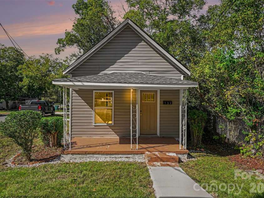 132 Loomis Street, Chester, SC 29706.  MLS# CAR4421500, YatesRealty ID 58017. 