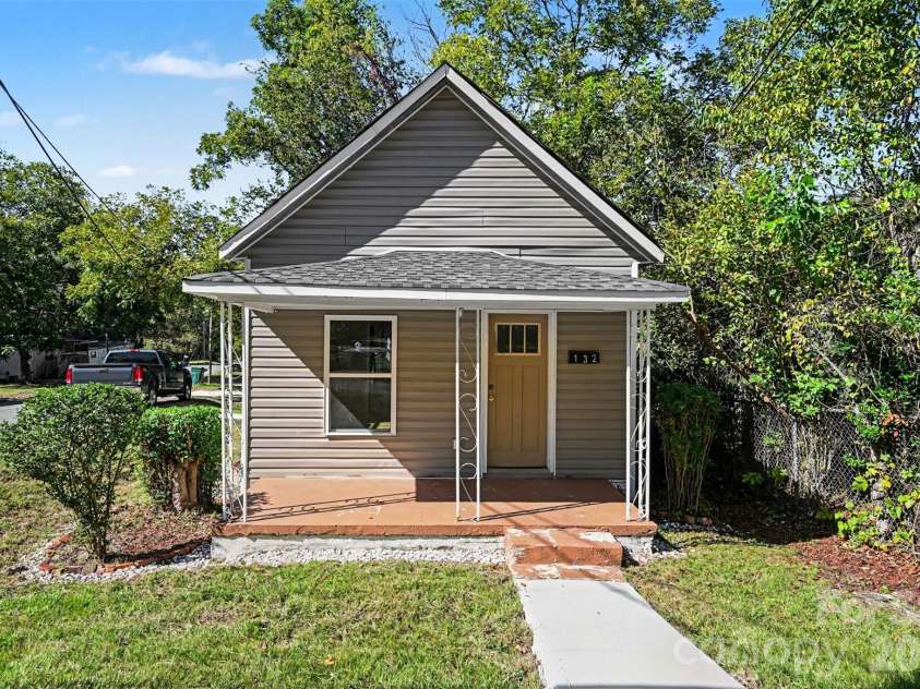 132 Loomis Street, Chester, SC 29706.  MLS# CAR4421500, YatesRealty ID 58017. 
