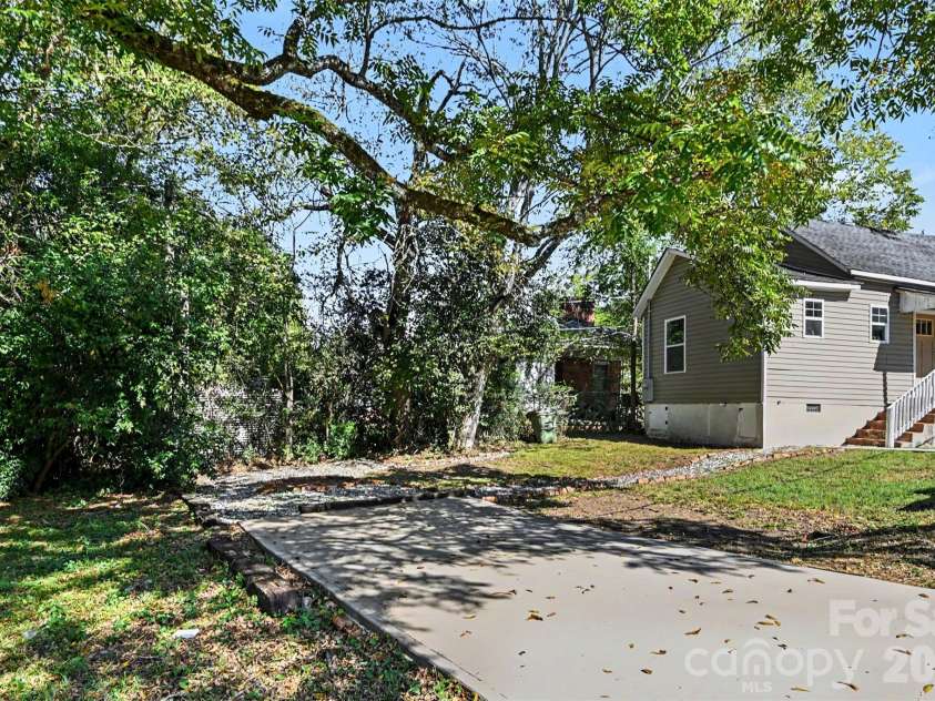 132 Loomis Street, Chester, SC 29706.  MLS# CAR4421500, YatesRealty ID 58017. 