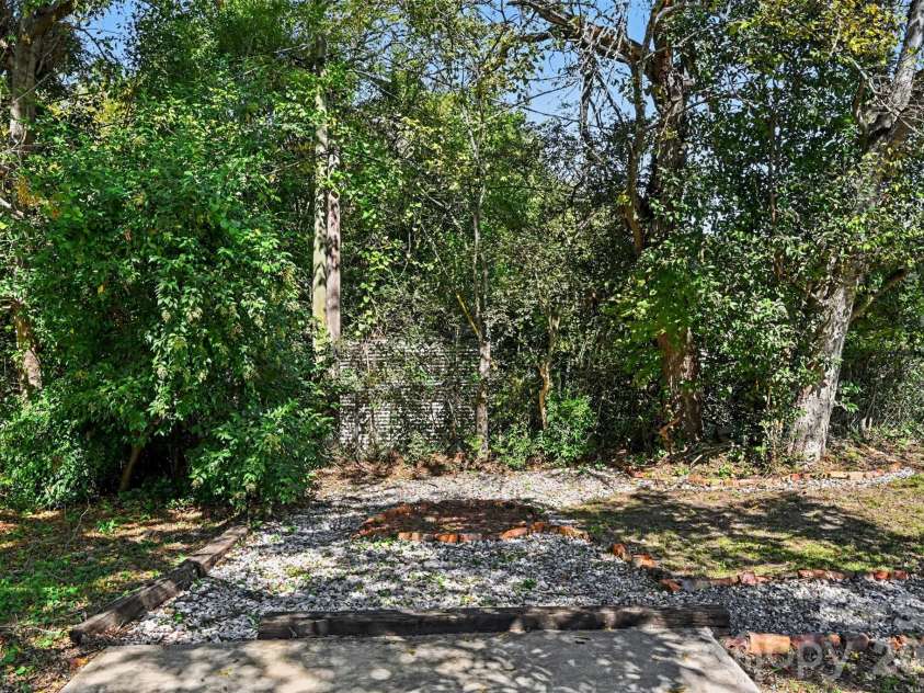 132 Loomis Street, Chester, SC 29706.  MLS# CAR4421500, YatesRealty ID 58017. 