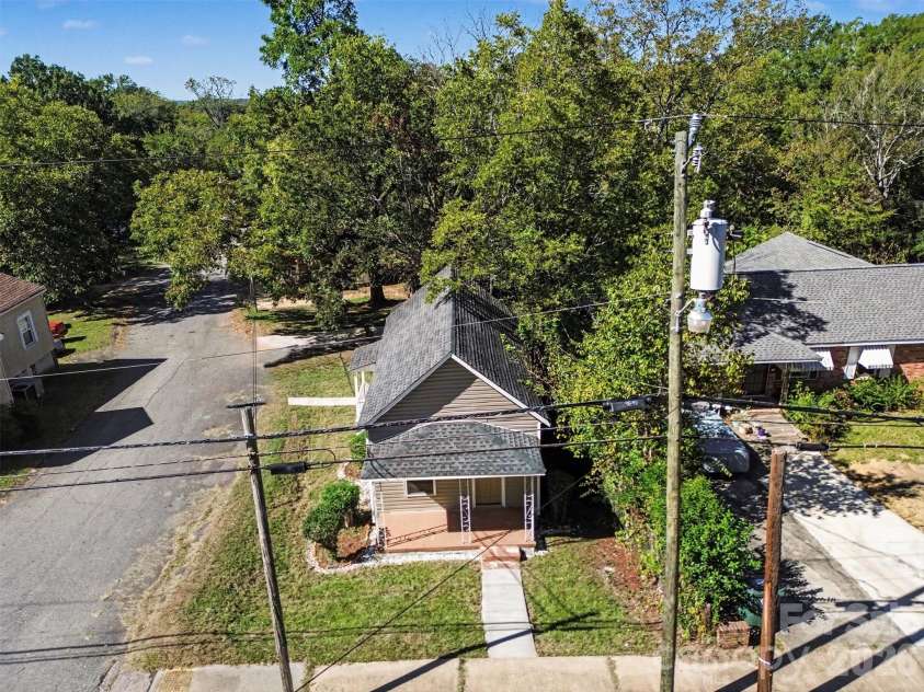 132 Loomis Street, Chester, SC 29706.  MLS# CAR4421500, YatesRealty ID 58017. 