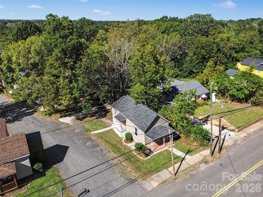 132 Loomis Street, Chester, SC 29706.  MLS# CAR4421500, YatesRealty ID 58017. 