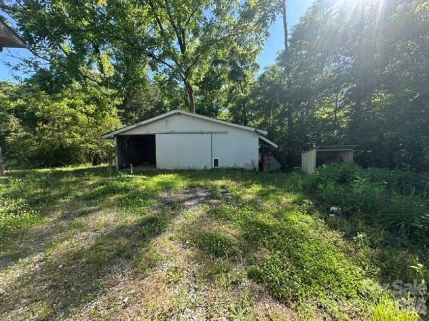 1523 Buck Ford Road, Shelby, NC 28152.  MLS# CAR4357062, YatesRealty ID 5802. 
