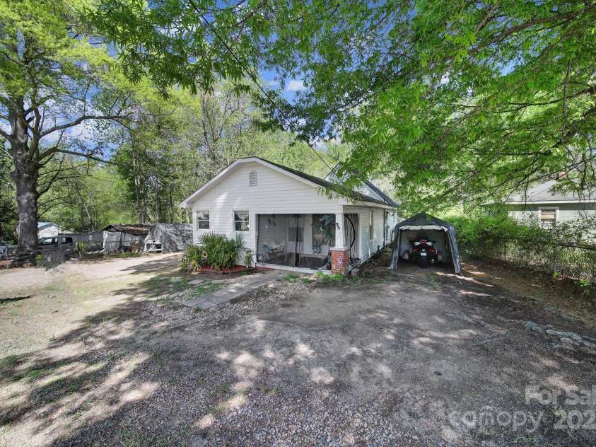 216 16th Street, Kannapolis, NC 28081.  MLS# CAR4245615, YatesRealty ID 5802. 