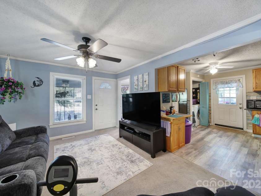 216 16th Street, Kannapolis, NC 28081.  MLS# CAR4245615, YatesRealty ID 5802. 