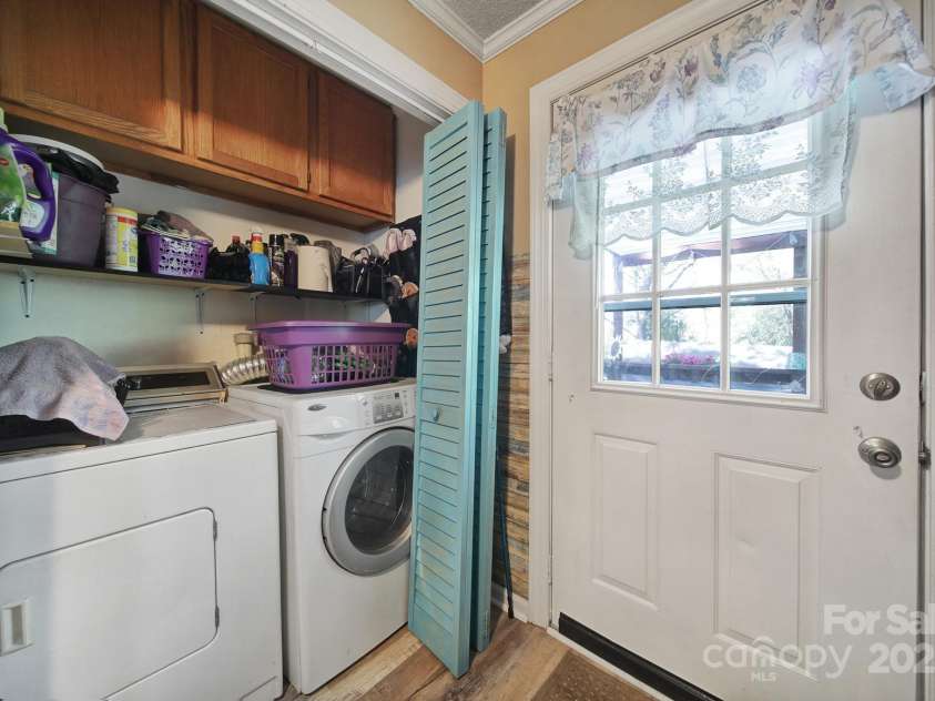 216 16th Street, Kannapolis, NC 28081.  MLS# CAR4245615, YatesRealty ID 5802. 