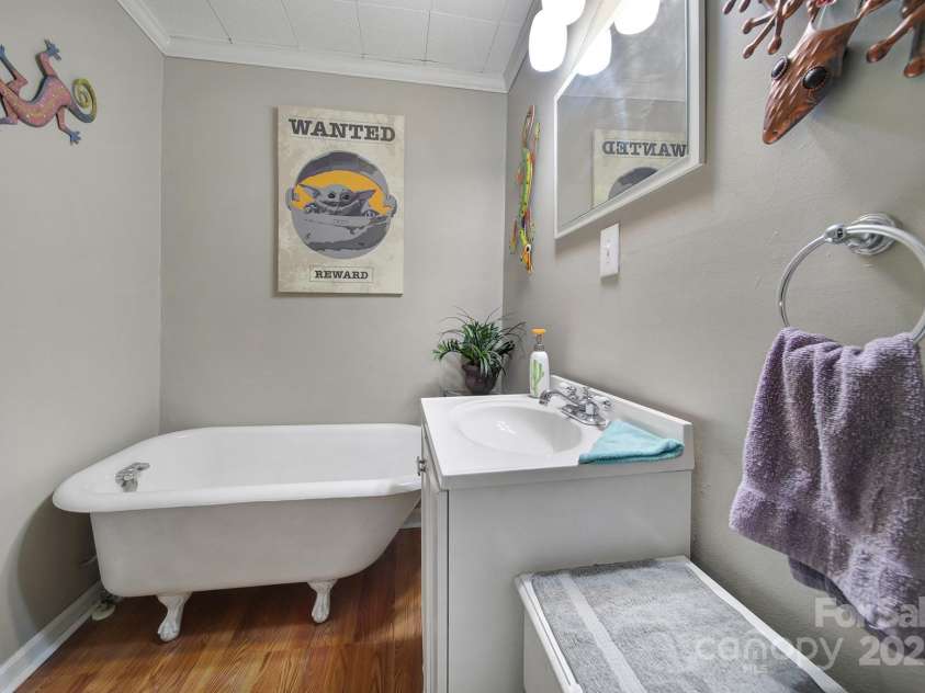 216 16th Street, Kannapolis, NC 28081.  MLS# CAR4245615, YatesRealty ID 5802. 