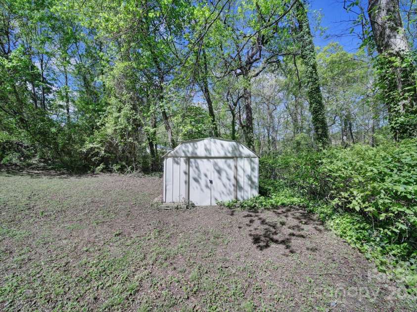 216 16th Street, Kannapolis, NC 28081.  MLS# CAR4245615, YatesRealty ID 5802. 