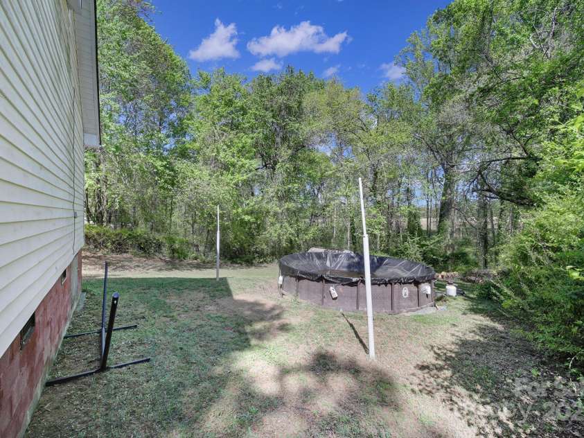 216 16th Street, Kannapolis, NC 28081.  MLS# CAR4245615, YatesRealty ID 5802. 