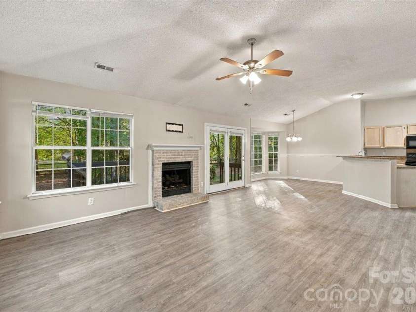 11219 Turmeric Court, Charlotte, NC 28215.  MLS# CAR4436228, YatesRealty ID 58020. 