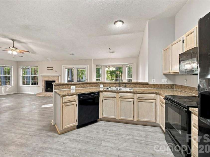 11219 Turmeric Court, Charlotte, NC 28215.  MLS# CAR4436228, YatesRealty ID 58020. 