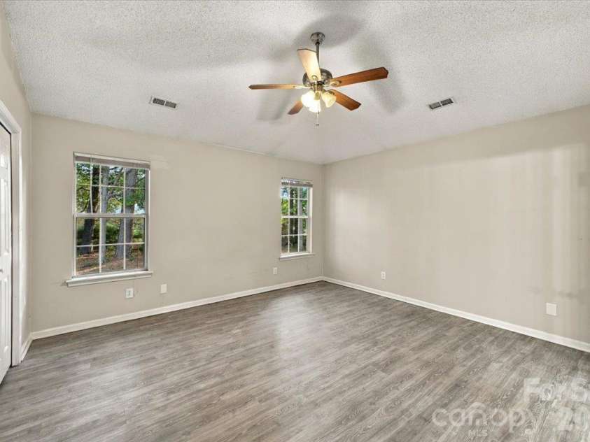 11219 Turmeric Court, Charlotte, NC 28215.  MLS# CAR4436228, YatesRealty ID 58020. 