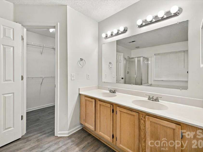 11219 Turmeric Court, Charlotte, NC 28215.  MLS# CAR4436228, YatesRealty ID 58020. 