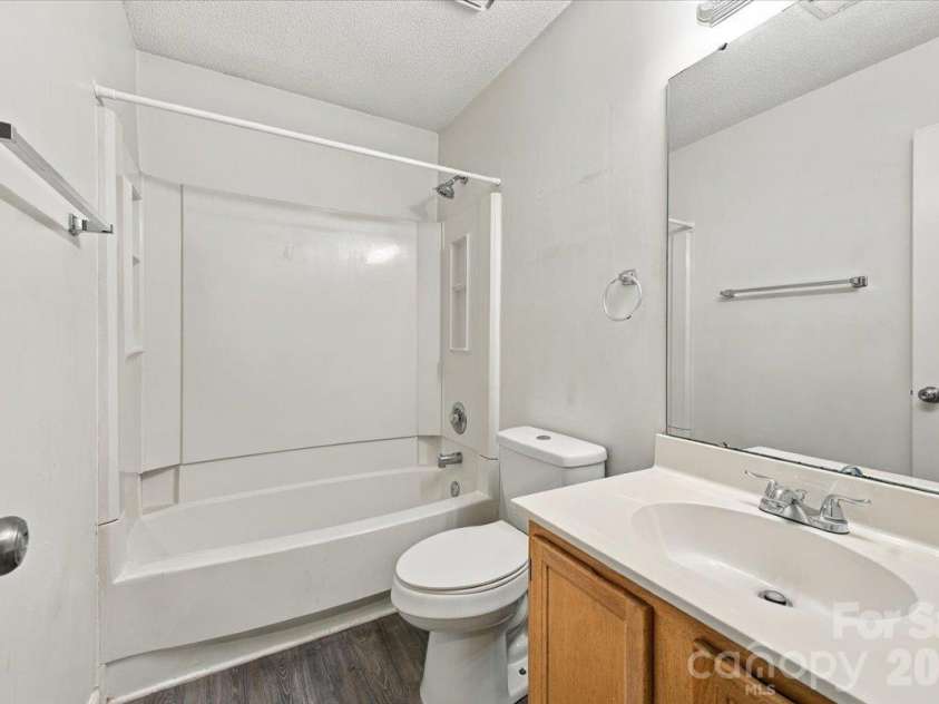 11219 Turmeric Court, Charlotte, NC 28215.  MLS# CAR4436228, YatesRealty ID 58020. 