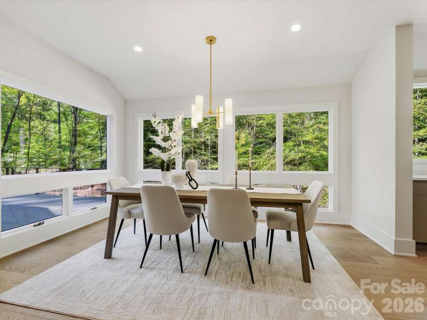 5401 Lancelot Drive, Charlotte, NC 28270.  MLS# CAR4432070, YatesRealty ID 58021. Breakfast nook