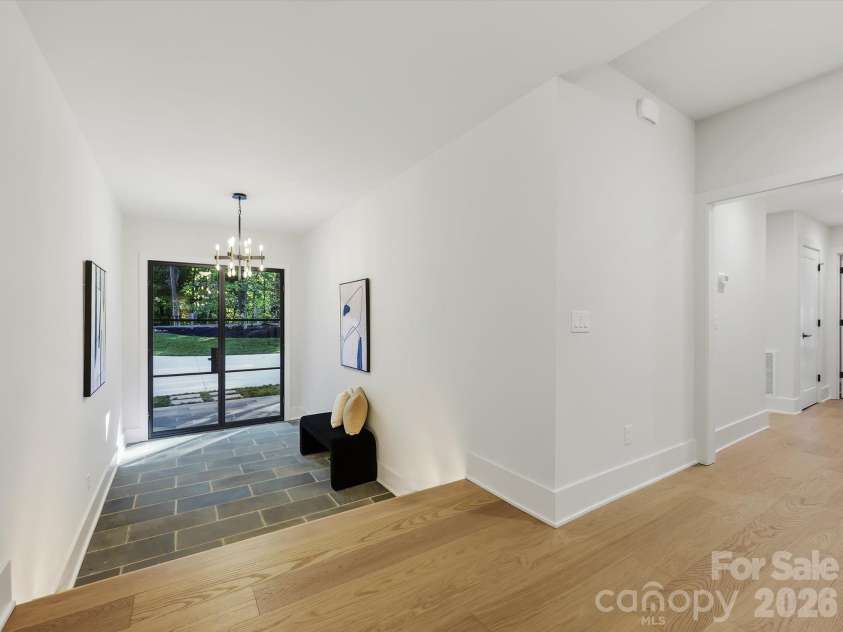 5401 Lancelot Drive, Charlotte, NC 28270.  MLS# CAR4432070, YatesRealty ID 58021. Front entrance/foyer