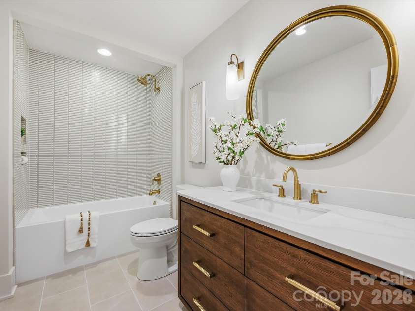5401 Lancelot Drive, Charlotte, NC 28270.  MLS# CAR4432070, YatesRealty ID 58021. Full bath on main level