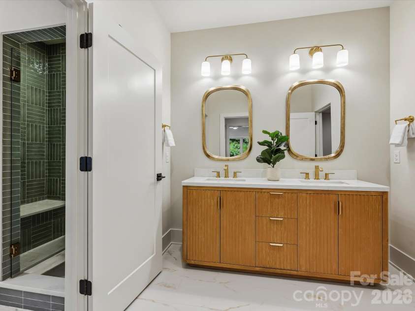 5401 Lancelot Drive, Charlotte, NC 28270.  MLS# CAR4432070, YatesRealty ID 58021. Upper level bathroom