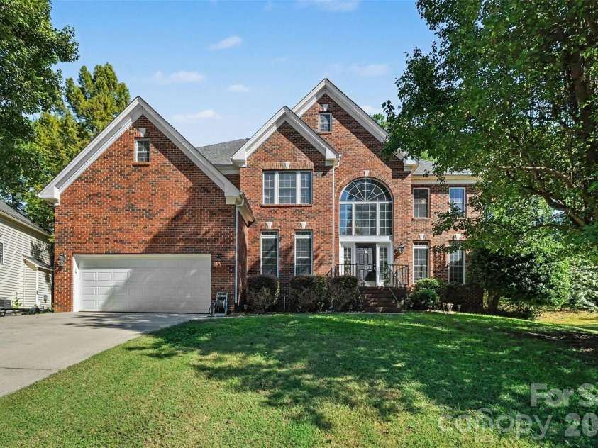 11538 Shimmering Lake Drive, Charlotte, NC 28214.  MLS# CAR4432804, YatesRealty ID 58022. 