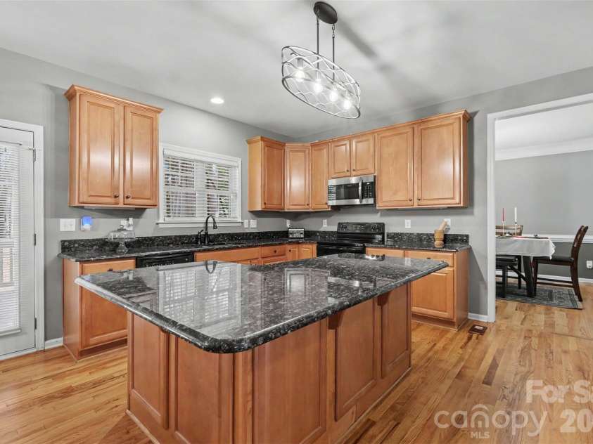 11538 Shimmering Lake Drive, Charlotte, NC 28214.  MLS# CAR4432804, YatesRealty ID 58022. 
