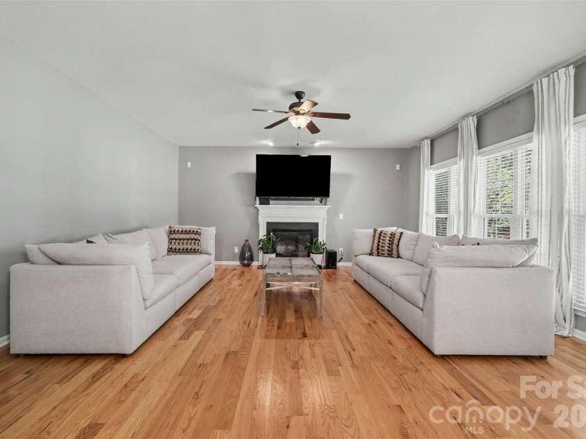 11538 Shimmering Lake Drive, Charlotte, NC 28214.  MLS# CAR4432804, YatesRealty ID 58022. 