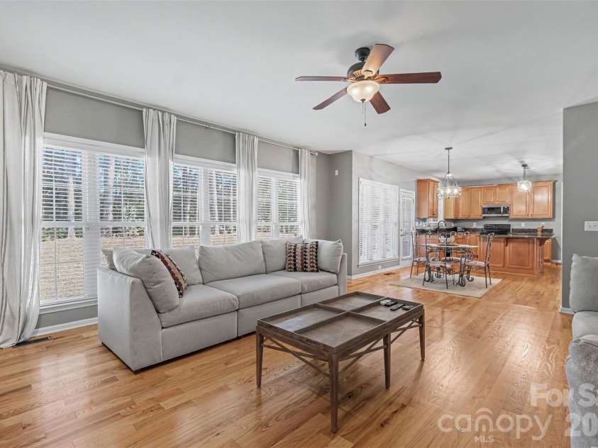 11538 Shimmering Lake Drive, Charlotte, NC 28214.  MLS# CAR4432804, YatesRealty ID 58022. 