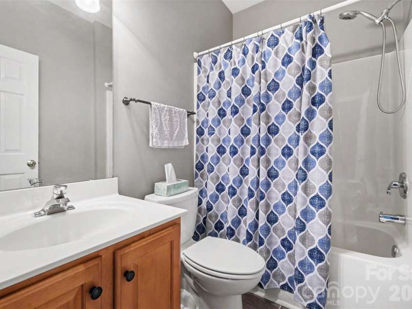 11538 Shimmering Lake Drive, Charlotte, NC 28214.  MLS# CAR4432804, YatesRealty ID 58022. 