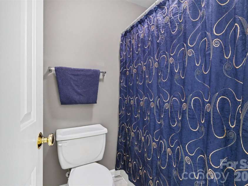 11538 Shimmering Lake Drive, Charlotte, NC 28214.  MLS# CAR4432804, YatesRealty ID 58022. 