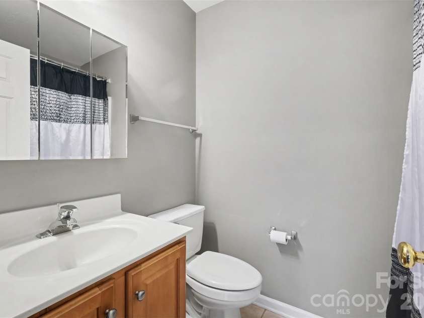11538 Shimmering Lake Drive, Charlotte, NC 28214.  MLS# CAR4432804, YatesRealty ID 58022. 