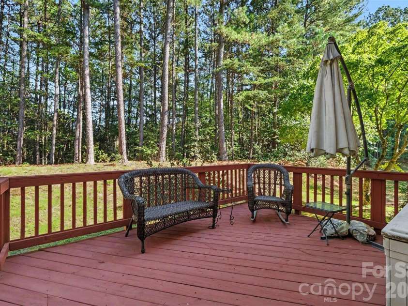 11538 Shimmering Lake Drive, Charlotte, NC 28214.  MLS# CAR4432804, YatesRealty ID 58022. 