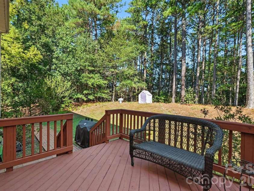 11538 Shimmering Lake Drive, Charlotte, NC 28214.  MLS# CAR4432804, YatesRealty ID 58022. 